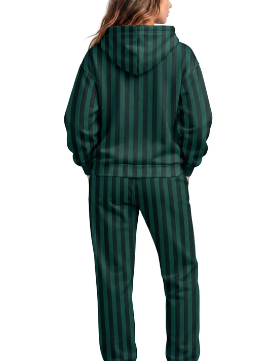 Woman_wearing_striped_tracksuit_2K_20261015102045